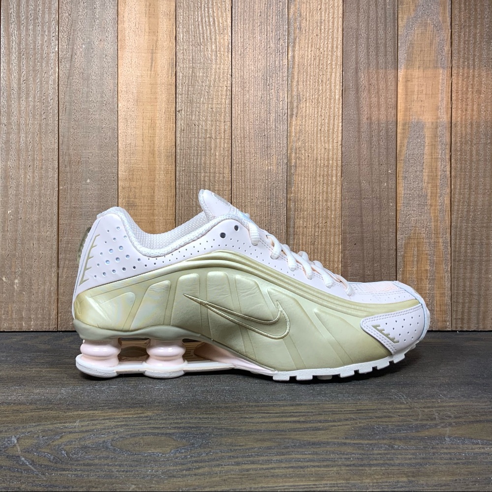 NEW Nike Shox R4 Running Shoes